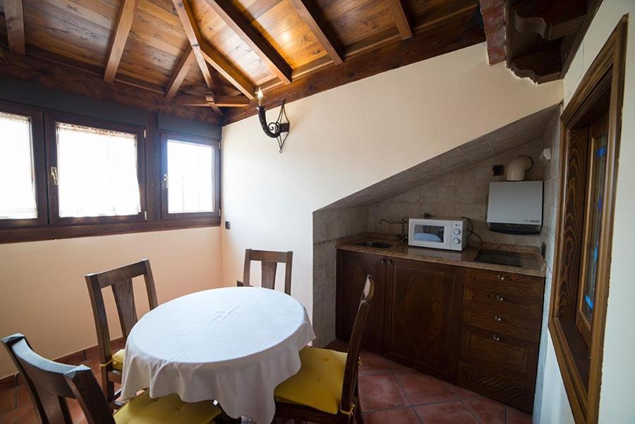 Hostal Rural Los Telares Pastrana Exterior photo