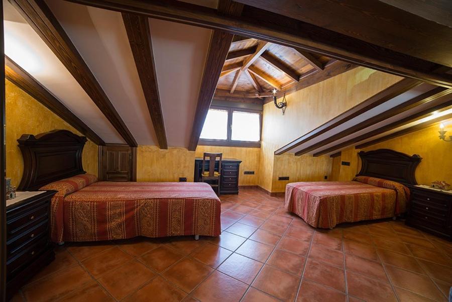 Hostal Rural Los Telares Pastrana Exterior photo